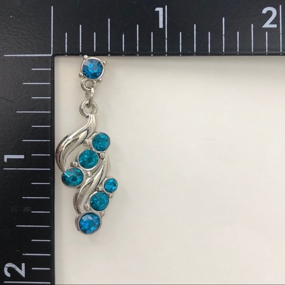 🍀 Aqua Blue Rhinestone Earrings Aqua Blue Rhinestone Earrings Blue Earrings - Picture 2 of 2